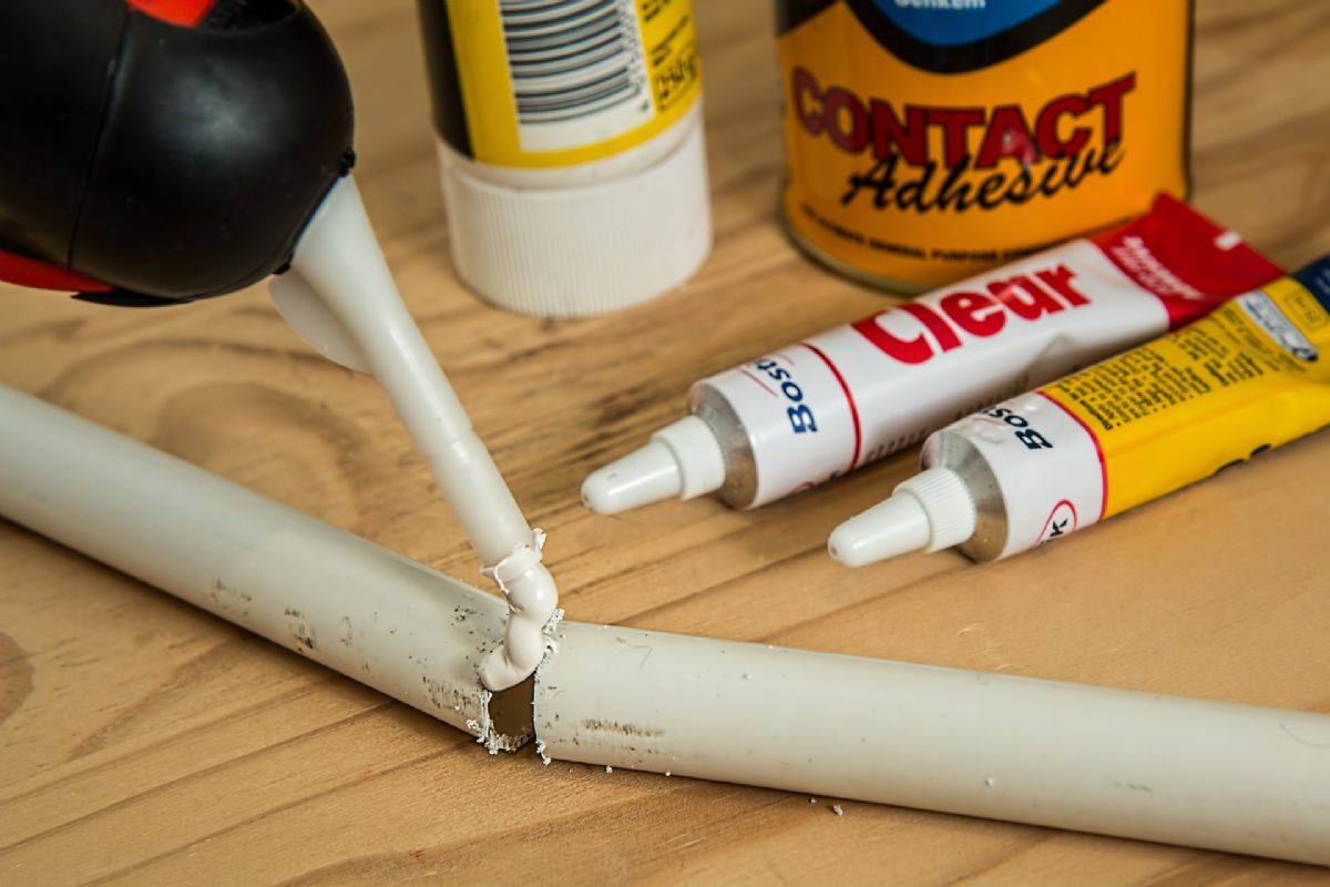 Dream Meaning of Glue
