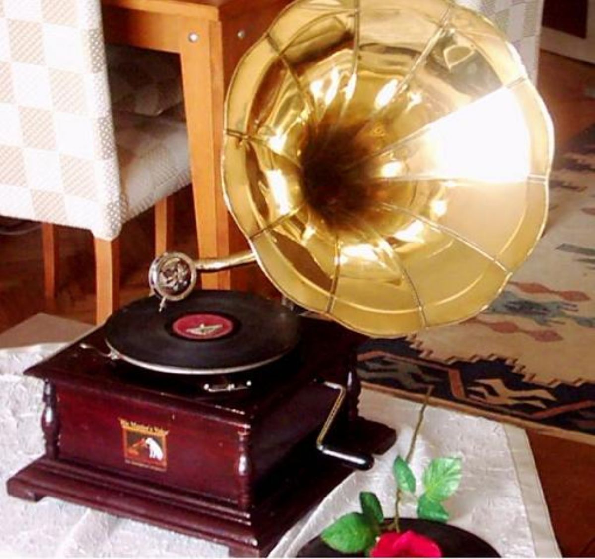 Dream Meaning of a Gramophone