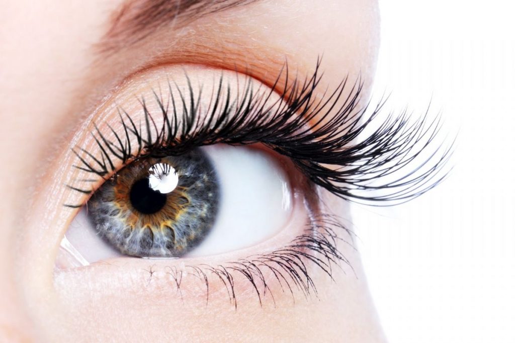 Dream Meaning of Eyelash